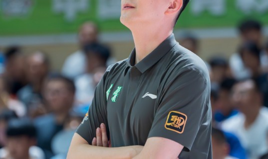 辽宁男篮6人上双逆转阿肯色州 王岚嵚19分新援姜宇星10分